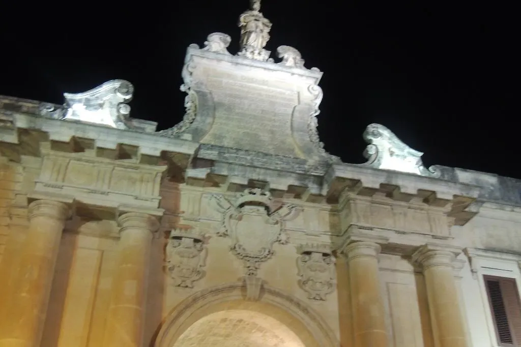 Bed and Breakfast Barocco.Oberdan Lecce 2*,